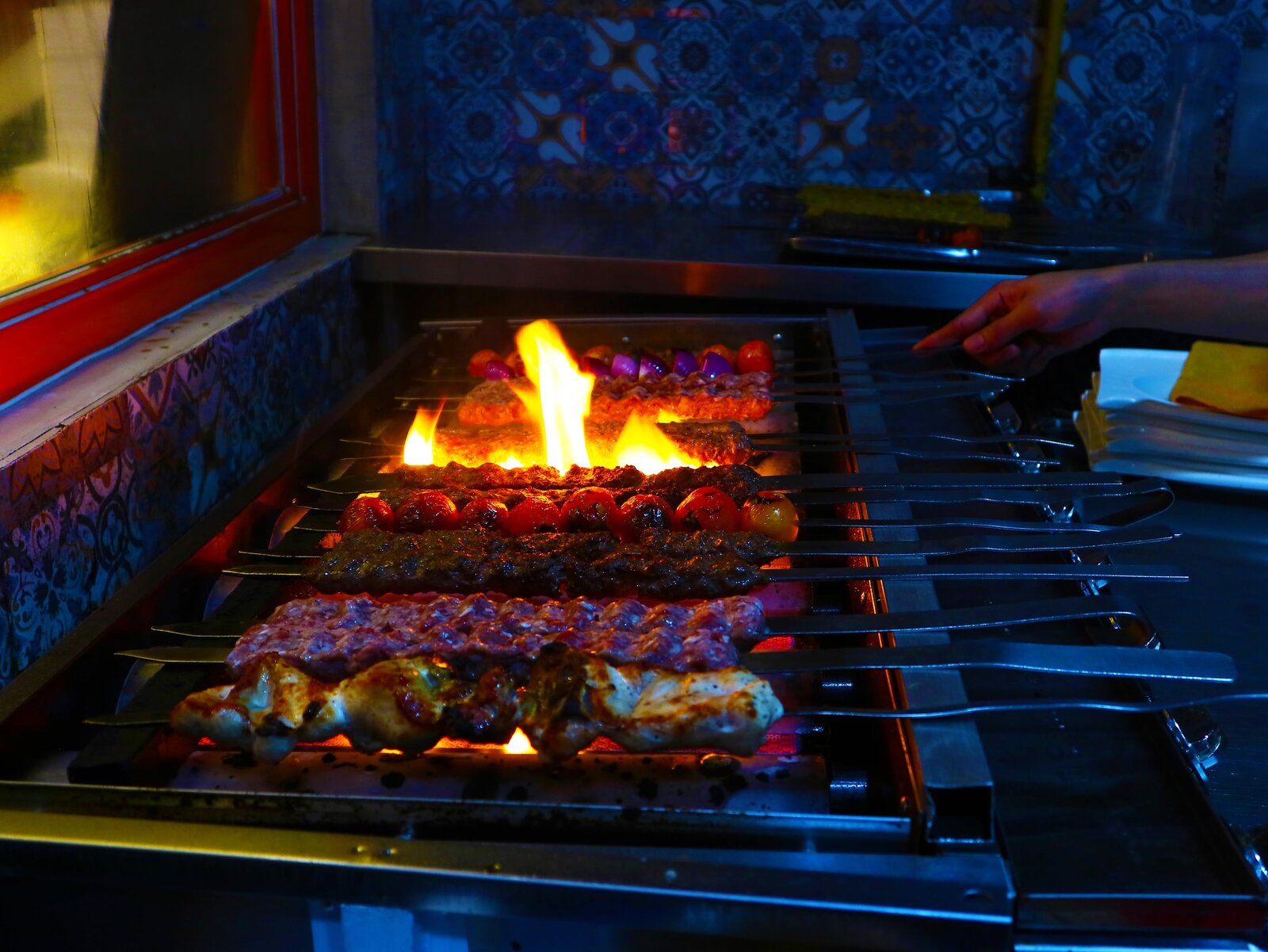 Tomas Morato, Quezon City: restaurants and bars