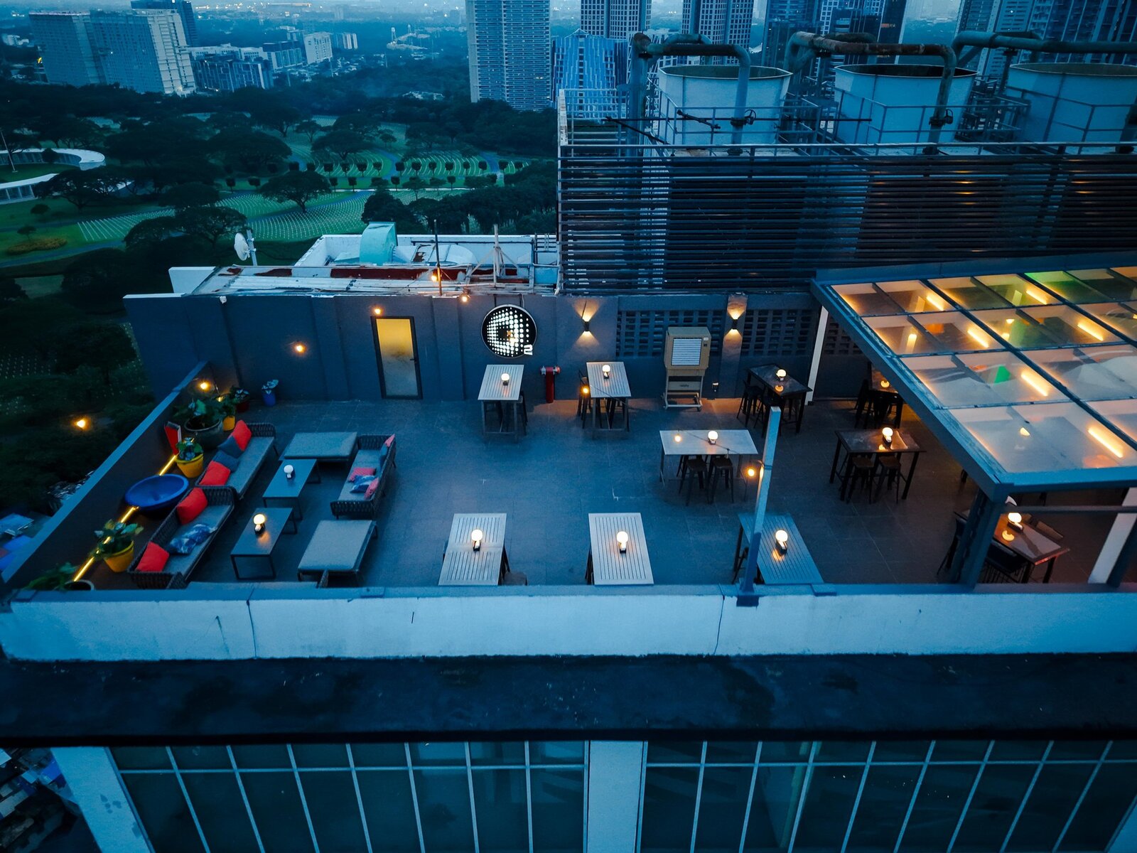 O2 Rooftop Bar, Brittany Hotel BGC