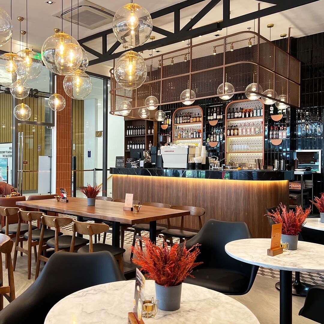 Where to Eat Before a Show at MOA Arena or Solaire